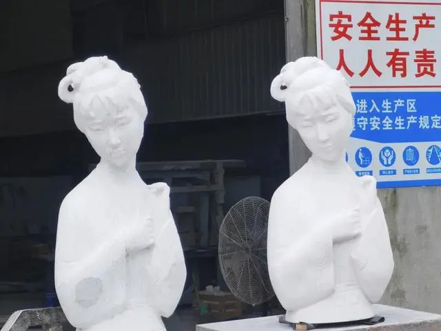 陈晓旭雕像